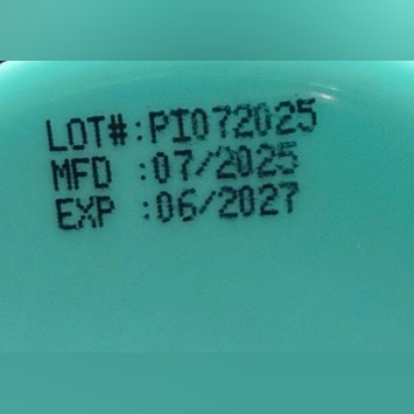 SKIN CARE BUNDLE cleansing toner pads and facial scrub NEW - Picture 4 of 7